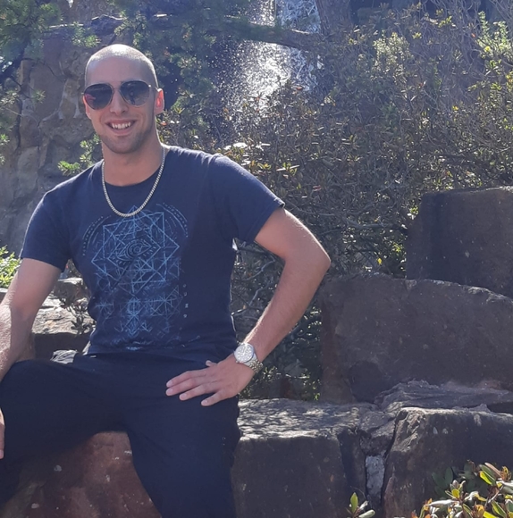 Meet your Posher, Simon - Picture 1 of 1